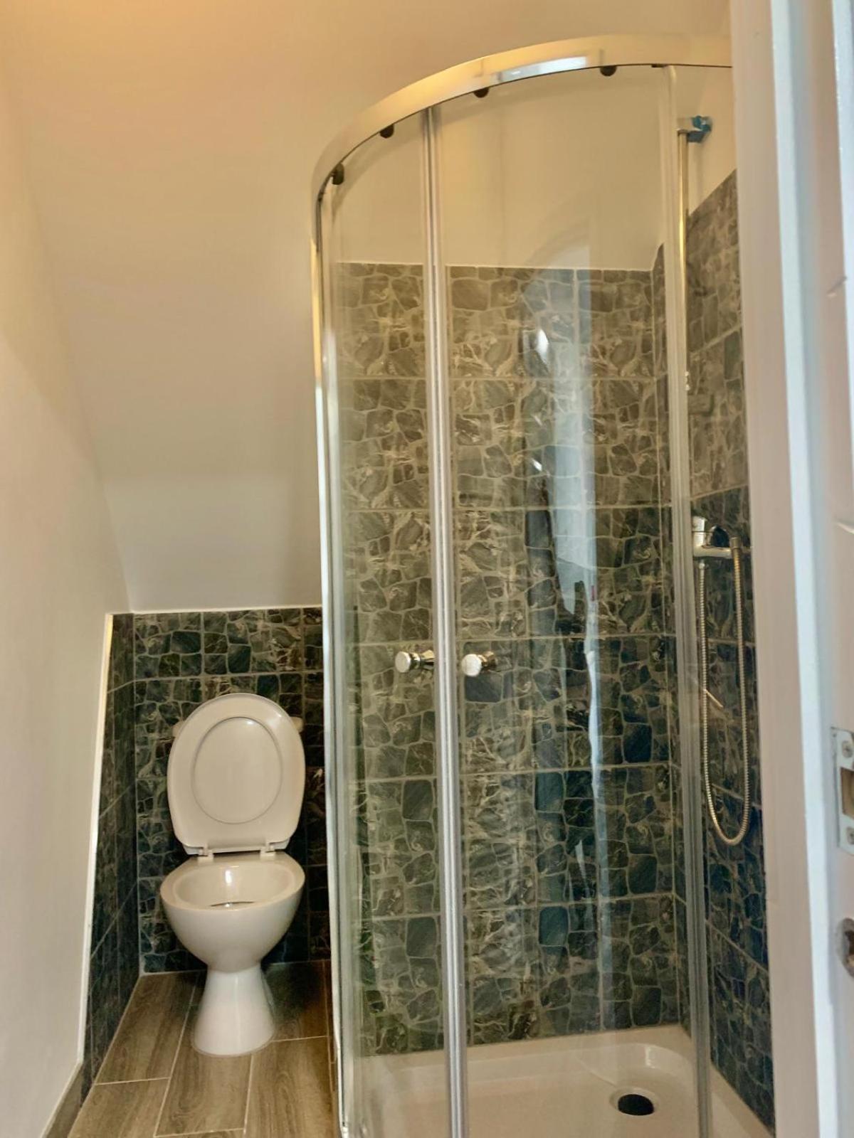 M4M Rooms- Ng7 6Pd Room 1 Nottingham Buitenkant foto