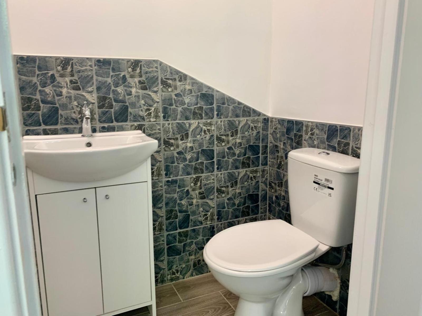 M4M Rooms- Ng7 6Pd Room 1 Nottingham Buitenkant foto